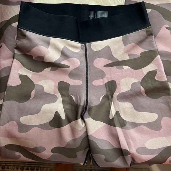 Ultracor Leggings Size Small - Picture 2 of 3